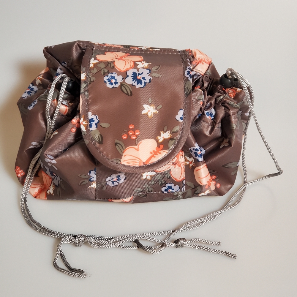 Lisa Renee Lay-Flat Drawstring Cosmetic Bag NIB